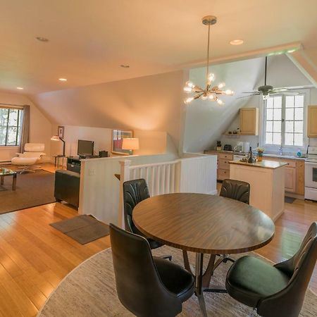 The Carriage House Loft Apartment Kingston Bagian luar foto
