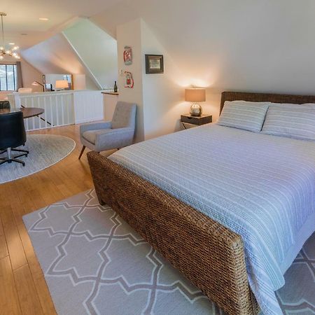 The Carriage House Loft Apartment Kingston Bagian luar foto