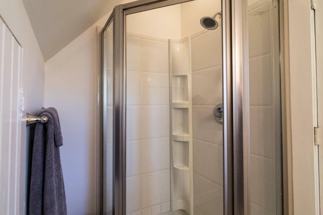 The Carriage House Loft Apartment Kingston Bagian luar foto