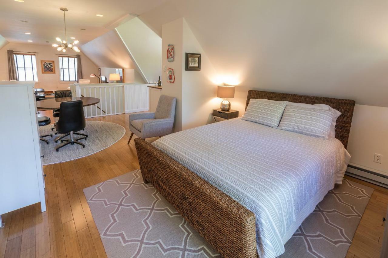The Carriage House Loft Apartment Kingston Bagian luar foto